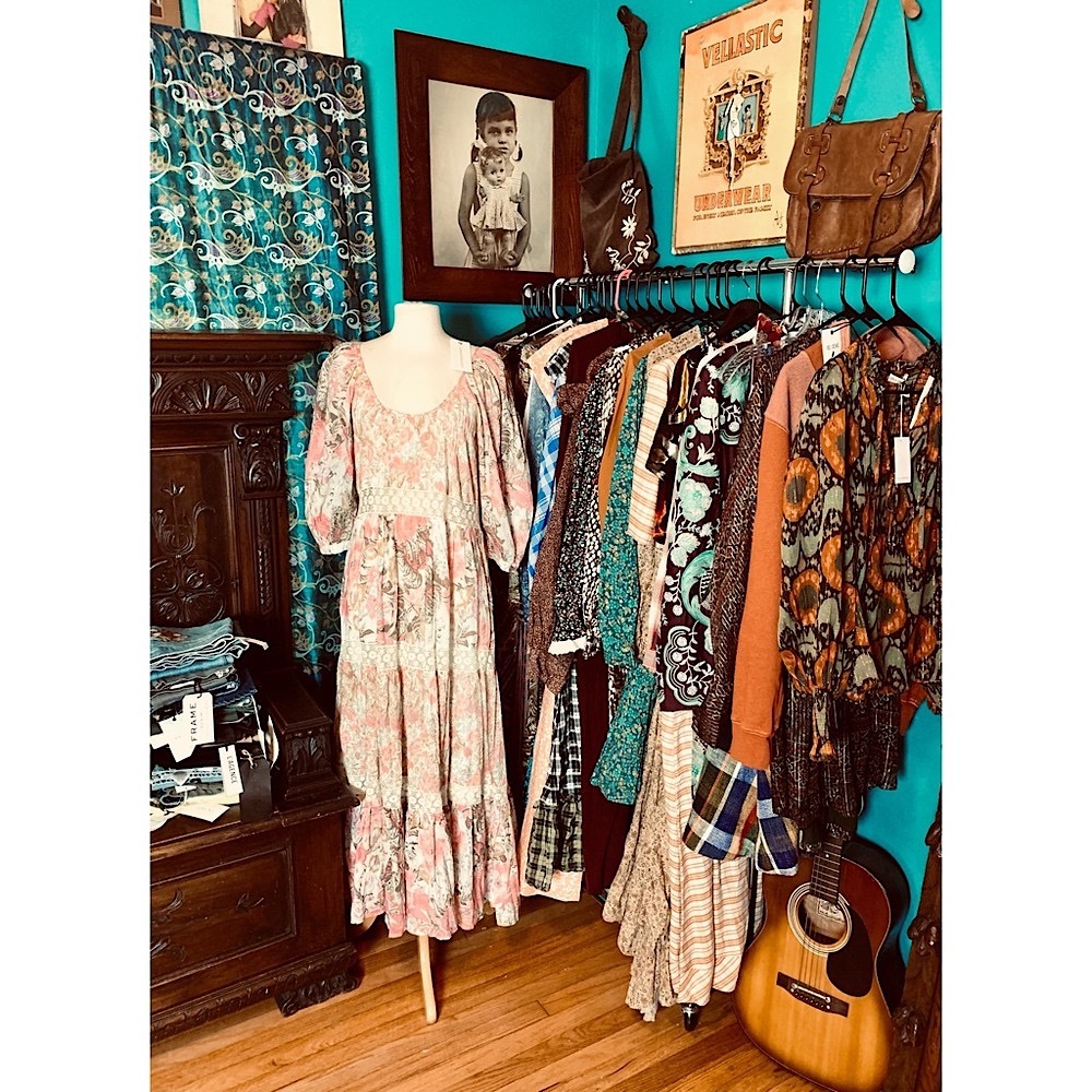 Like this Listing to Bookmark My Closet!